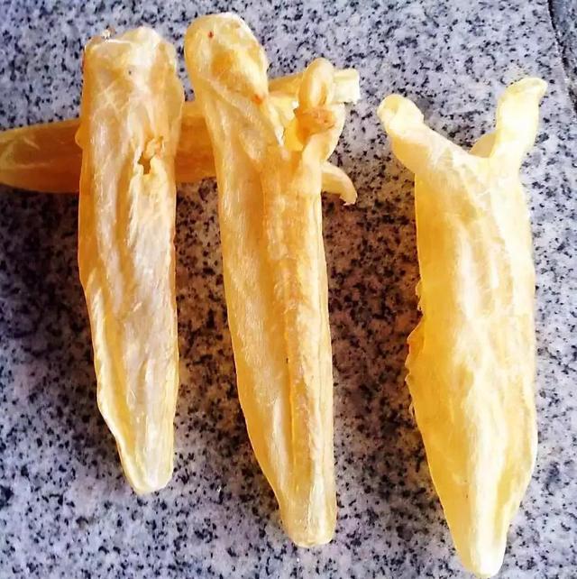 花胶连子骨头汤 花胶莲子排骨汤的做法