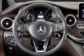 换挡拨片是个好东西，其实就是用来超车的！示范奔驰C200拨片使用视频封面