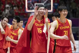 绝地反击！亚运会中国男篮逆转伊朗夺冠视频封面