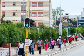 了解非洲｜最大“国中国”莱索托：至今仍保持上亿年前原始地貌视频封面