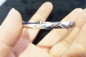 小闫告诉你，清洗变色的银手镯就是这么简单