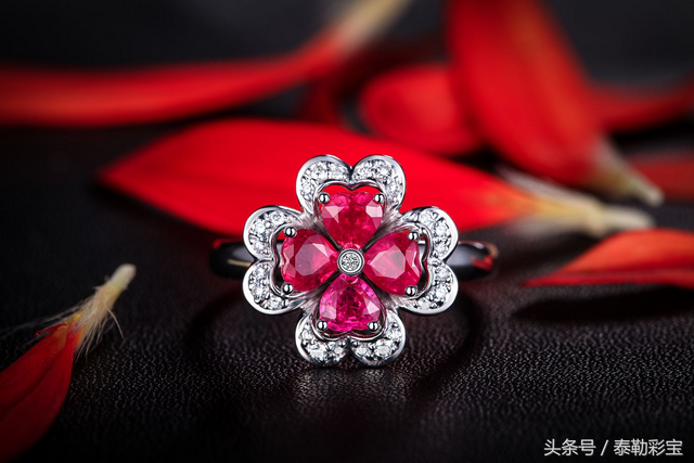 你看出你戒指镶嵌款式了吗?彩色宝石镶嵌的方式有哪几种泰勒彩宝