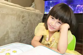 美国小外教带你学习美国本土教材pre-k：数字4和英文单词 Four视频封面