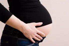 刚怀孕肚子就特别大，是胎儿发育得很好？医生：真相其实是这样