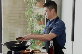 火哥的菜传统川味牛肝菌炒肉，营养丰富，鲜香四溢，离不开三点视频封面