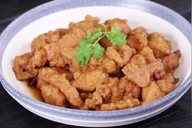 饭店女厨师教做家常小酥肉，蒸锅时间是关键，3分钟讲解全部流程