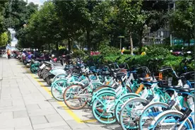 非机动车临停点有人打着旗号乱收费？市城管局回应……图片