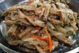 广东人最喜欢吃的《萝卜炒鱼饼》教程，学不会洗干净等我视频封面