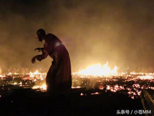 火人节狂欢，裸奔当道？小苍心系S8为LOL加油！
