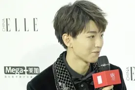 王俊凯采访中表示最近休息不好，因为五千万粉丝福利想到头大视频封面