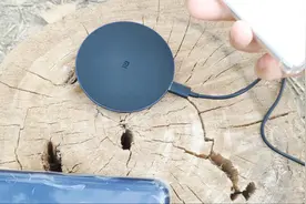 小米推出了69元无线充电器，第一时间买了一个开箱试用视频封面