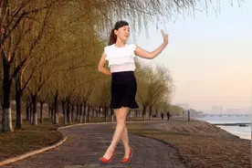 玫香9月最新广场舞《女人美》32步入门基础步，初学者的最爱！视频封面