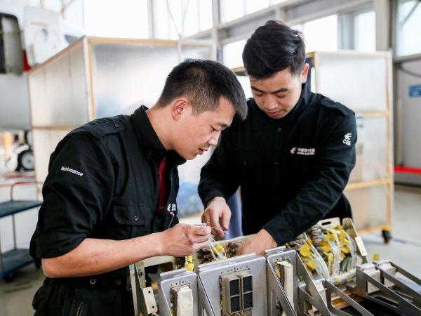 �������� н���ഫ����������������ʦͽ��