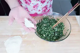 好吃不过饺子，小白菜饺子馅这样调，又鲜又香，营养还不流失视频封面