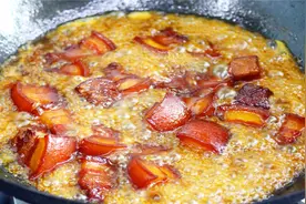 红烧肉试试这样做，不用一滴酱油，吃起来更加的香，一点不油腻