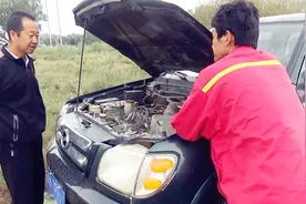 农村小伙买了个皮卡车在工地打工，说一年能赚7万多，你信吗？视频封面