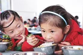 不挑食的三大星座都有谁？会过日子的摩羯座从不挑食！你呢？视频封面