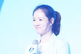 李娜一双儿女近照曝光！可爱像极爸爸！36岁李娜变美被质疑整容？视频封面