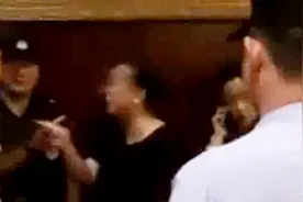 网红为爱犬“出手”致孕妇送医事件，警方通报经过及处理情况视频封面