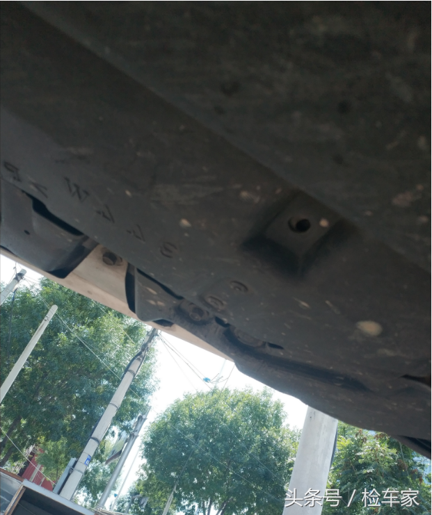 事故车普瑞维亚，10万块你愿意带它回家吗？