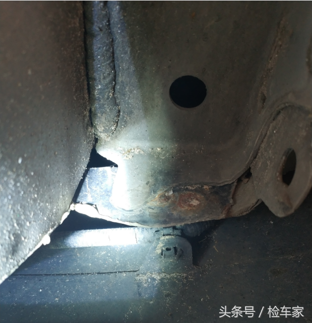 事故车普瑞维亚，10万块你愿意带它回家吗？