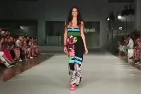 巴西传奇超模 阿德里亚娜·利马(Adriana Lima) 致我们永远的狼殿视频封面