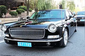 哈尔滨土豪买的红旗L5，车牌号是1949，劳斯莱斯看到都不敢超车