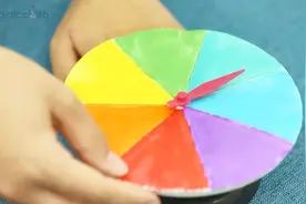 科学小实验：七色陀螺怎么变成了白色？用游戏给讲光的散射