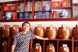 真正老百姓喝得起的纯粮食酒，多少钱一斤？卖酒大哥说出真实价格视频封面