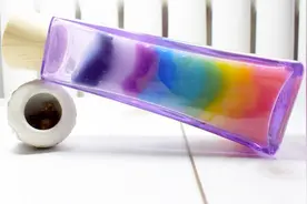 自制无硼砂七彩水晶泥，把它装在玻璃瓶里，做成幸运彩虹杯送朋友视频封面