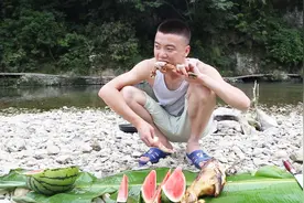 欢子吃得骨头都不剩，摄影师直流口水，这烤鸡才叫美味
