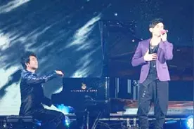 和郎朗李云迪飙琴的周杰伦钢琴水平如何？有一点钢琴家都不及他