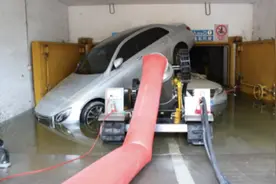 水深9米！珠江水倒灌致广州一停车场被淹，车辆漂浮“叠罗汉”