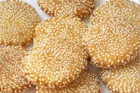 南瓜饼这样做才好吃，不用1滴水，香甜软糯，营养又美味，看饿了视频封面