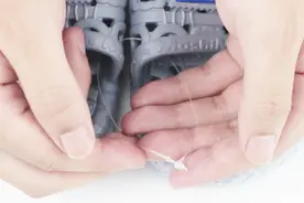 原来吊牌上的卡扣是这样解开的，不用再费事找剪刀，太简单了视频封面