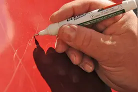 为何修理厂老板的车满身划痕都不处理，知道原因后，能省下不少钱视频封面