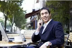 杭州同学聚会，土豪假装上卫生间去结账，结束时老板却说买一下单图片