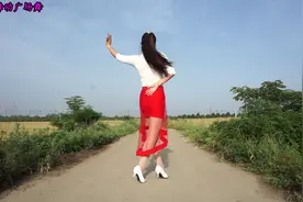 34步广场舞《女人美》天籁天演唱，歌甜舞美，好看又好学！视频封面