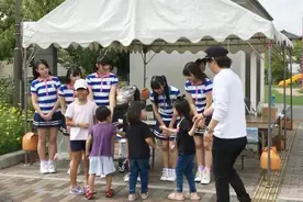 日本冈山县真备町灾后募捐活动，现场很温馨视频封面