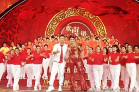CCTV3欢歌笑语迎国庆精彩录制乌兰图雅《点赞新时代》为祖国喝彩图片
