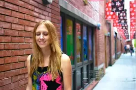 超级好听的歌曲《一百万个可能》，听了10多遍了还是不过瘾！视频封面
