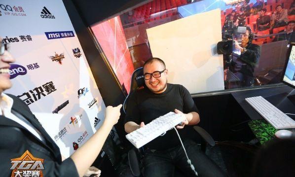 lol信用卡，lol招商银行信用卡（S8赛前回顾《英雄联盟》中国金主的变迁）