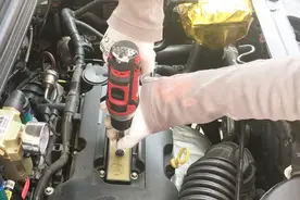 汽车出现这3种症状，说明火花塞该换了，别等出问题再后悔视频封面