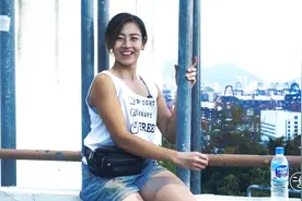 香港美女当搬运工8年，清秀面容魔鬼身材，网友：颜值靓过港姐视频封面