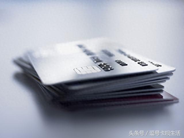 young卡每月首笔取现免手续费，年轻人的第一张信用卡办什么 配图03