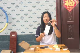 河南妹子自己贴钢化膜，竟然买错型号，水凝膜和钢化膜哪个更好？视频封面
