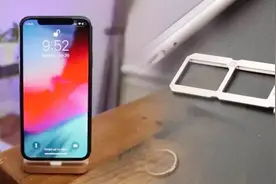 国行 iPhone支持双卡双待却不能用eSIM, 这意味着什么？视频封面