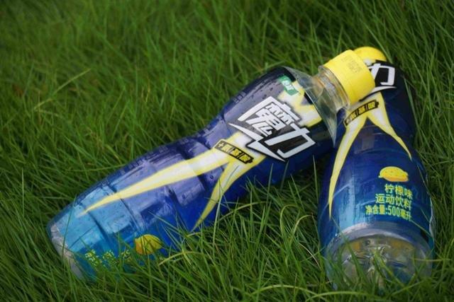 魔力运动饮料实际上嘴体验：夏日打球必备，轻松让你状态满满