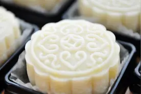 冰皮月饼最好吃的做法，香甜软糯，方法简单，学会了做给家人吃