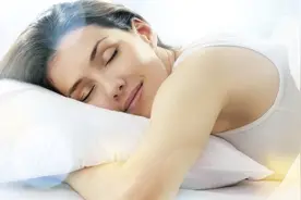 睡觉不安稳睡眠质量差怎么办？只需这一招，10多年的失眠不再犯视频封面